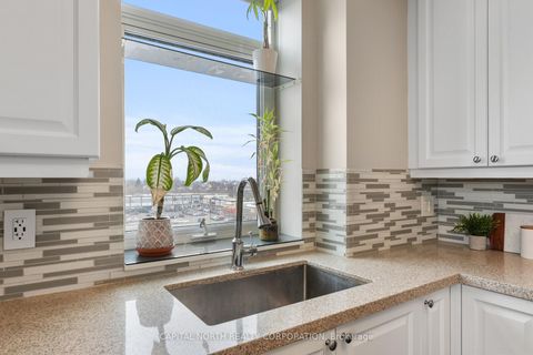 Photo 12 at 518 - 12 Woodstream Boulevard, Vaughan Grove, Vaughan