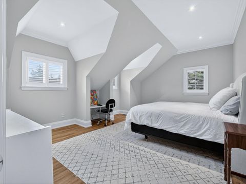 Photo 30 at 17 Bayview Ridge, York Mills, Toronto