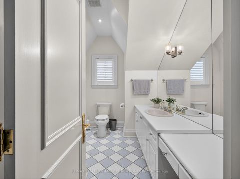 Photo 31 at 17 Bayview Ridge, York Mills, Toronto