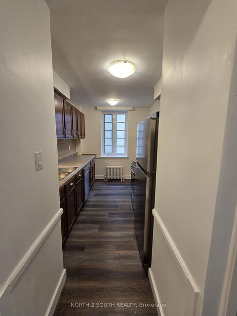 Photo 6 at 210 - 707 Eglinton Avenue W, Forest Hill South, Toronto