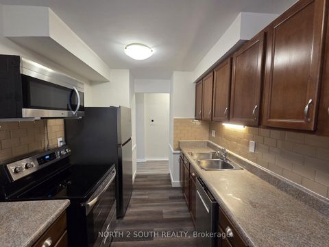 Photo 9 at 210 - 707 Eglinton Avenue W, Forest Hill South, Toronto