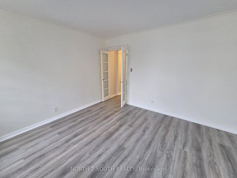 Photo 11 at 210 - 707 Eglinton Avenue W, Forest Hill South, Toronto
