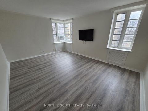 Photo 16 at 210 - 707 Eglinton Avenue W, Forest Hill South, Toronto