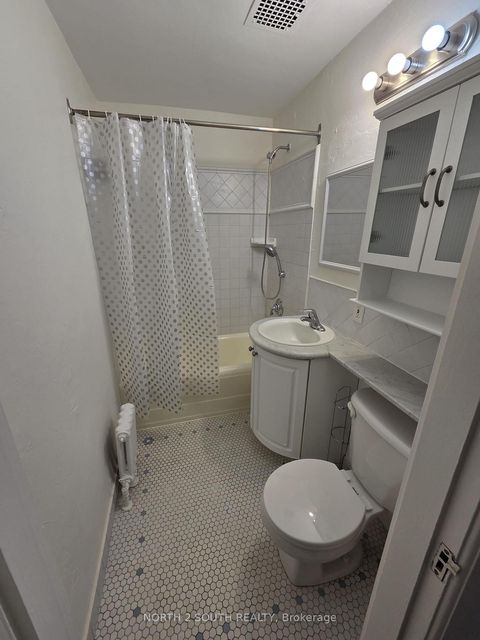 Photo 26 at 210 - 707 Eglinton Avenue W, Forest Hill South, Toronto