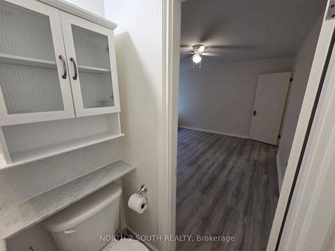 Photo 27 at 210 - 707 Eglinton Avenue W, Forest Hill South, Toronto