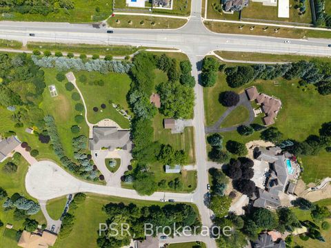 Photo 22 at 10 Kingscross Drive, King City, King