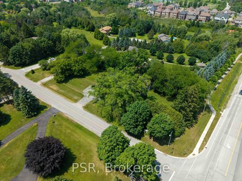 Photo 26 at 10 Kingscross Drive, King City, King