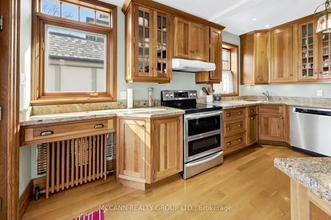 Photo 8 at 252 Sheldrake Boulevard, Mount Pleasant East, Toronto