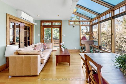 Photo 11 at 252 Sheldrake Boulevard, Mount Pleasant East, Toronto