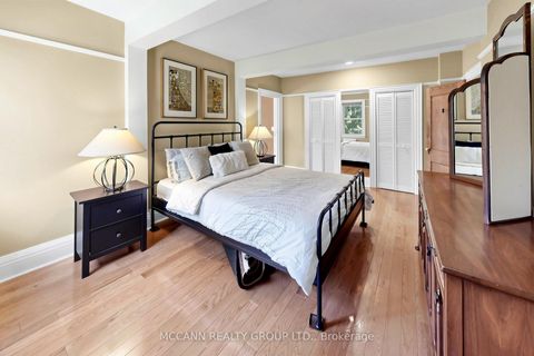 Photo 18 at 252 Sheldrake Boulevard, Mount Pleasant East, Toronto