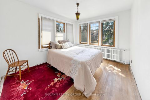 Photo 21 at 252 Sheldrake Boulevard, Mount Pleasant East, Toronto