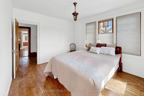 Photo 23 at 252 Sheldrake Boulevard, Mount Pleasant East, Toronto