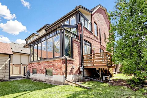 Photo 38 at 252 Sheldrake Boulevard, Mount Pleasant East, Toronto