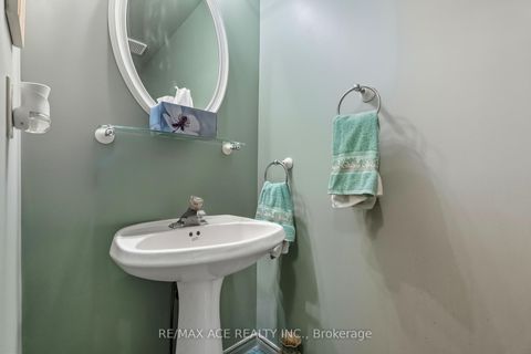 Photo 18 at 17 Black Willow Court, Oak Ridges, Richmond Hill