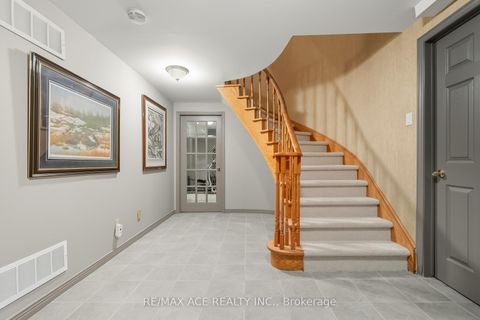 Photo 32 at 17 Black Willow Court, Oak Ridges, Richmond Hill