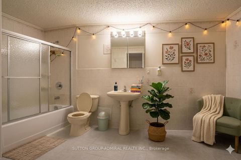 Photo 17 at 417 - 4673 Jane Street, Black Creek, Toronto