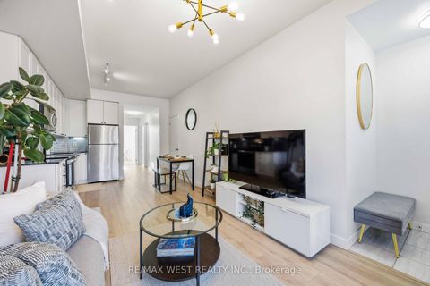 Photo 7 at 1 - 6 Bicknell Avenue, Eglinton West, Toronto
