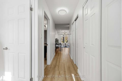 Photo 20 at 1 - 6 Bicknell Avenue, Eglinton West, Toronto