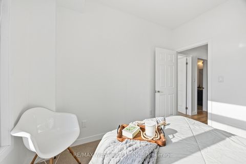 Photo 21 at 1 - 6 Bicknell Avenue, Eglinton West, Toronto