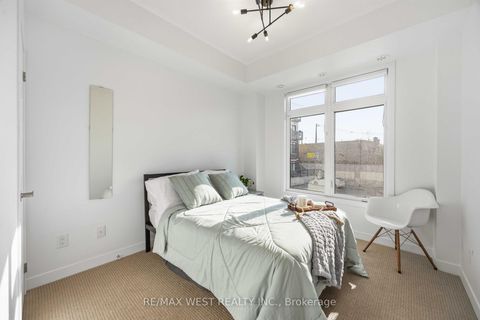 Photo 22 at 1 - 6 Bicknell Avenue, Eglinton West, Toronto