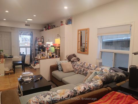Photo 6 at 1191 Woodbine Avenue, Lumsden, Toronto