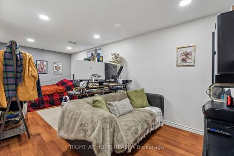 Photo 33 at 56 Hemingway Crescent, Letitia Heights, Barrie