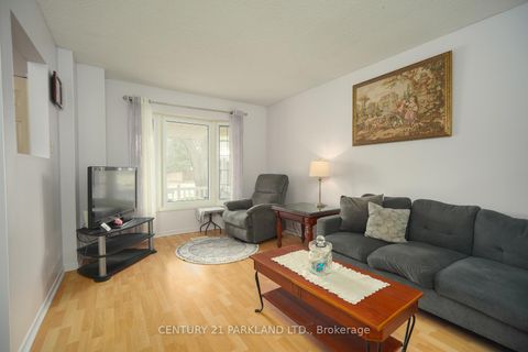 Photo 3 at 28 Fawcett Trail, Malvern, Toronto