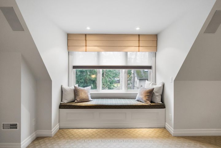 Photo 18 at 1554 Birchwood Drive, Lorne Park, Mississauga