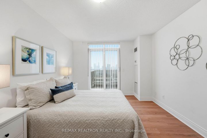 Photo 14 at 704 - 18 Kenaston Gardens, Bayview Village, Toronto