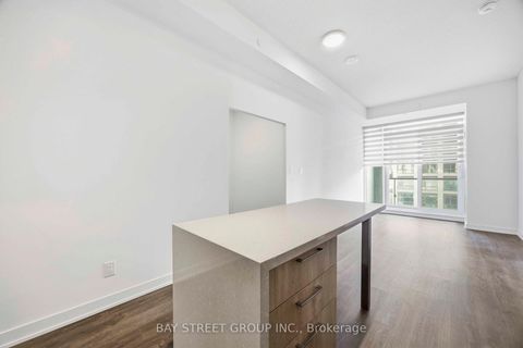 Photo 6 at 1020 - 8119 Birchmount Rd Road, Unionville, Markham