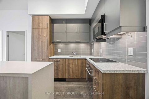 Photo 7 at 1020 - 8119 Birchmount Rd Road, Unionville, Markham