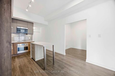 Photo 9 at 1020 - 8119 Birchmount Rd Road, Unionville, Markham