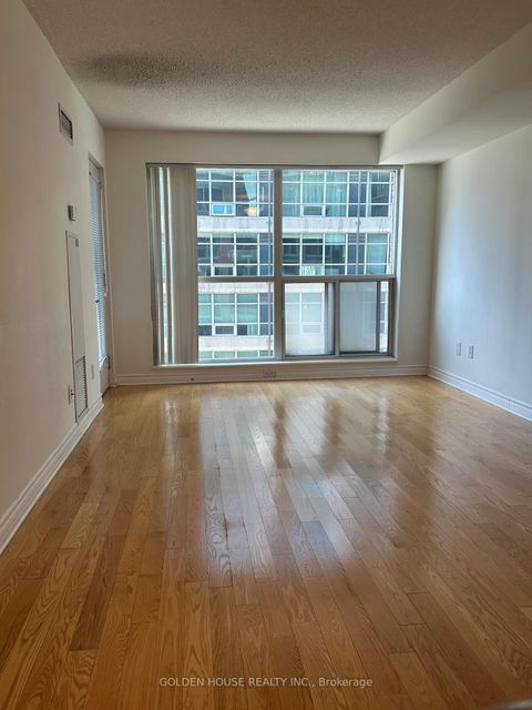 Photo 3 at 618 - 270 Wellington Street W, Waterfront Communities C1, Toronto