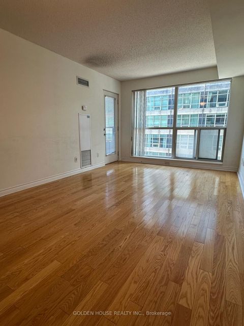 Photo 6 at 618 - 270 Wellington Street W, Waterfront Communities C1, Toronto