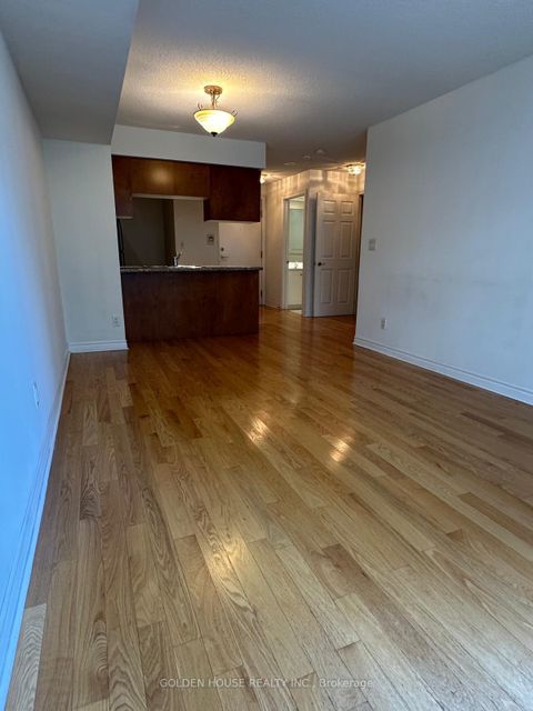 Photo 7 at 618 - 270 Wellington Street W, Waterfront Communities C1, Toronto