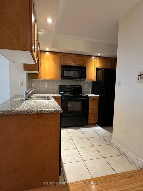 Photo 8 at 618 - 270 Wellington Street W, Waterfront Communities C1, Toronto