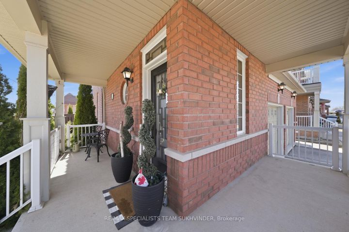 Photo 4 at 42 Delphinium Way, Northwest Sandalwood Parkway, Brampton