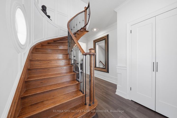 Photo 6 at 42 Delphinium Way, Northwest Sandalwood Parkway, Brampton