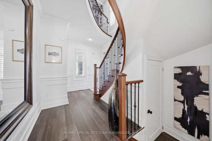 Photo 7 at 42 Delphinium Way, Northwest Sandalwood Parkway, Brampton