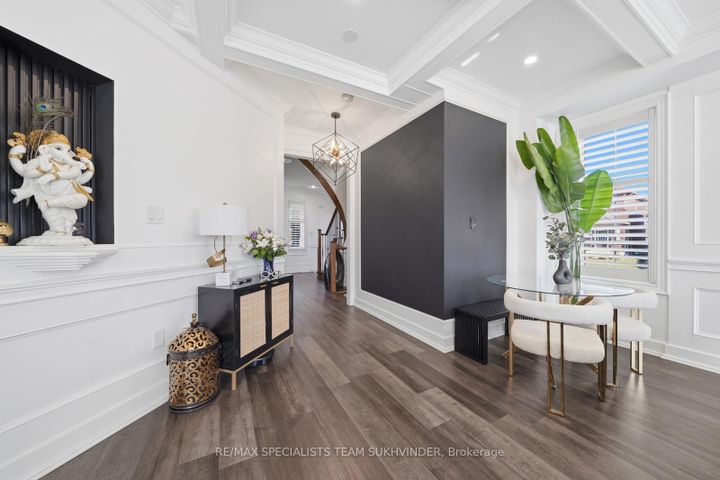 Photo 8 at 42 Delphinium Way, Northwest Sandalwood Parkway, Brampton