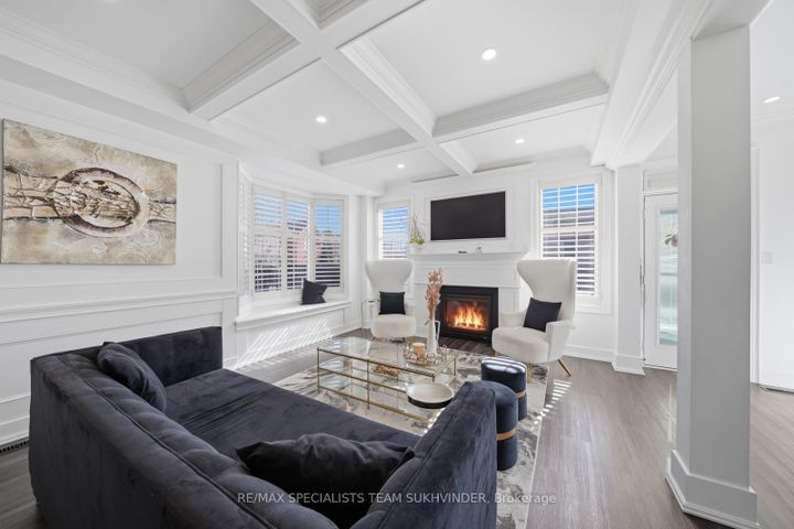 Photo 9 at 42 Delphinium Way, Northwest Sandalwood Parkway, Brampton