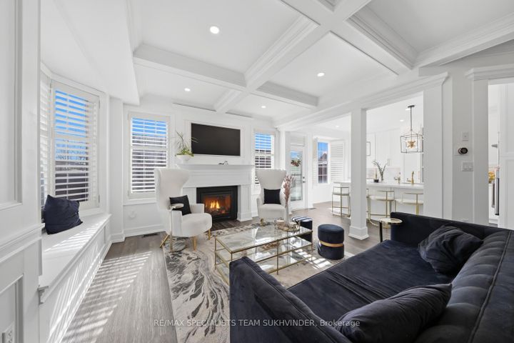 Photo 10 at 42 Delphinium Way, Northwest Sandalwood Parkway, Brampton