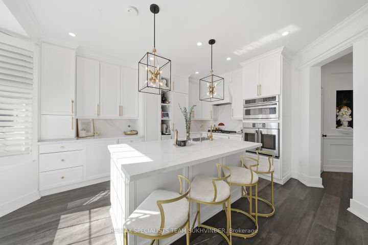 Photo 13 at 42 Delphinium Way, Northwest Sandalwood Parkway, Brampton