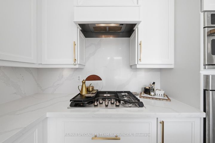 Photo 15 at 42 Delphinium Way, Northwest Sandalwood Parkway, Brampton