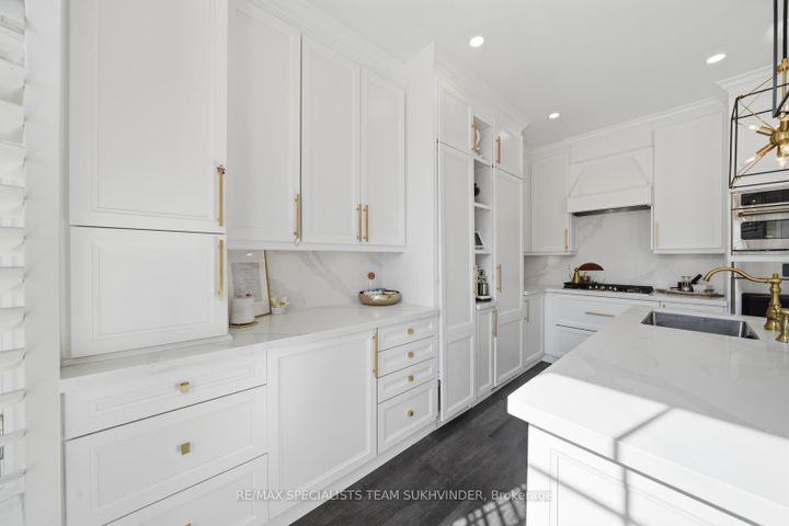 Photo 17 at 42 Delphinium Way, Northwest Sandalwood Parkway, Brampton