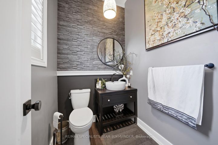 Photo 19 at 42 Delphinium Way, Northwest Sandalwood Parkway, Brampton