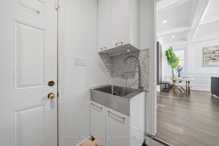 Photo 21 at 42 Delphinium Way, Northwest Sandalwood Parkway, Brampton