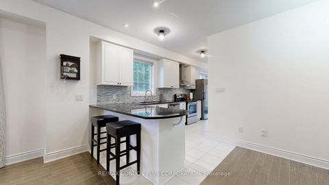 Photo 12 at 22 - 8777 Dufferin Street, Patterson, Vaughan