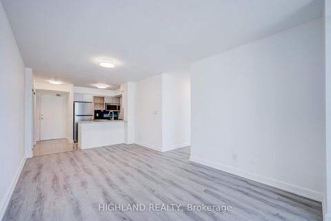 Photo 13 at 1002 - 18 Harrison Garden Boulevard, Willowdale East, Toronto