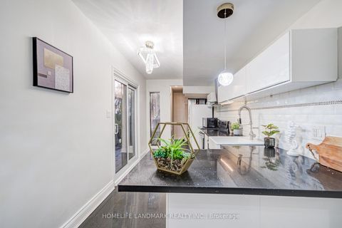 Photo 18 at 237 Ontario Street, Moss Park, Toronto